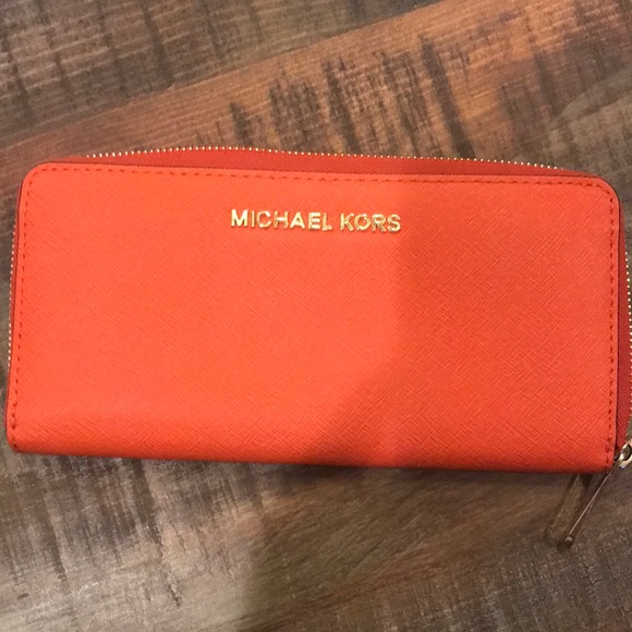 Michael Kors wallet - Picture 1 of 4